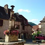 Maison 2 Chambres Avec Piscine Pres De Sarlat Et Rocamadour