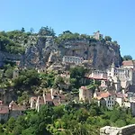 Maison 2 Chambres Avec Piscine Pres De Sarlat Et Rocamadour *