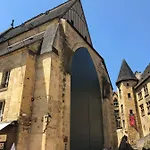 Maison 2 Chambres Avec Piscine Pres De Sarlat Et Rocamadour