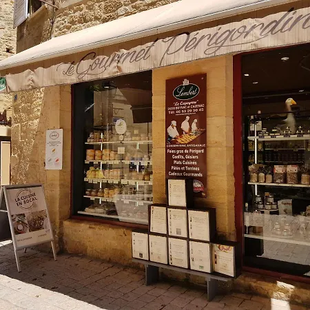 Charming House Between Lot & Dordogne With Private Pool