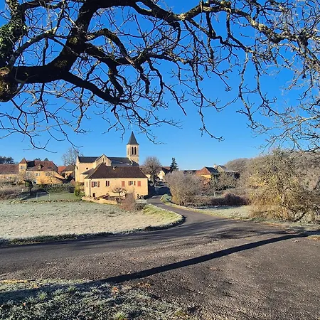 Semesterbostad Maison 2 Chambres Avec Piscine Pres De Sarlat Et Rocamadour *