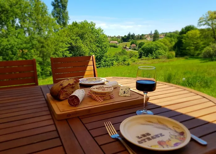 Maison 2 Chambres Avec Piscine Pres De Sarlat Et Rocamadour Feriehus
