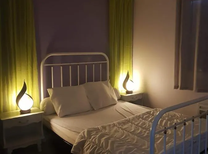 Semesterbostad Maison 2 Chambres Avec Piscine Pres De Sarlat Et Rocamadour