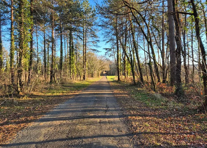Semesterbostad Maison 2 Chambres Avec Piscine Pres De Sarlat Et Rocamadour Payrac