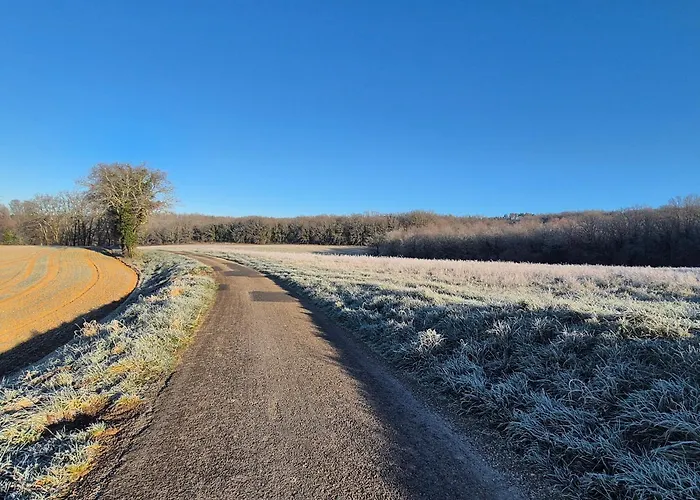 Charming House Between Lot & Dordogne With Private Pool בית נופש *