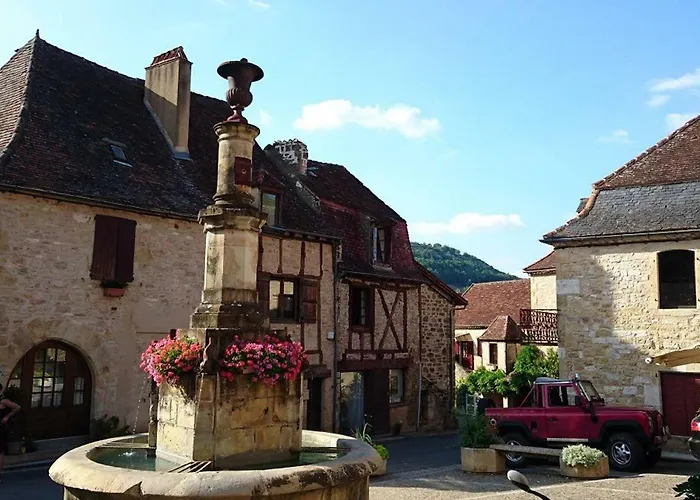 Maison 2 Chambres Avec Piscine Pres De Sarlat Et Rocamadour