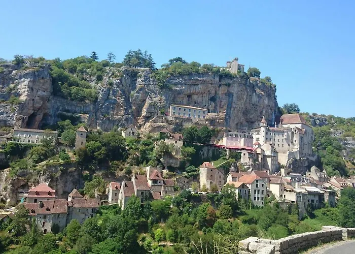 Maison 2 Chambres Avec Piscine Pres De Sarlat Et Rocamadour *