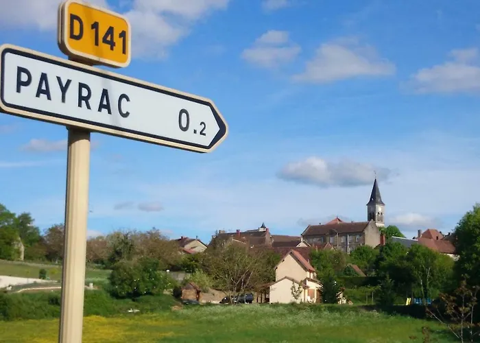 Charming House Between Lot & Dordogne With Private Pool