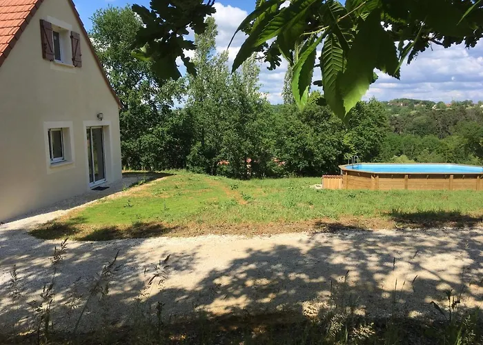 Semesterbostad Maison 2 Chambres Avec Piscine Pres De Sarlat Et Rocamadour